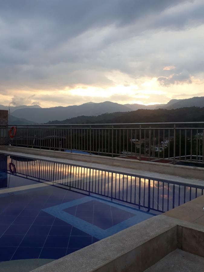 Hotel Bellavista Premium Villeta Dış mekan fotoğraf